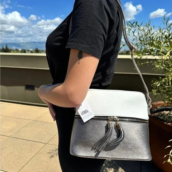 NWT Crossbody Tassel Zipper Puller Accent Two Tone Bag WHITE - Picture 8 of 12